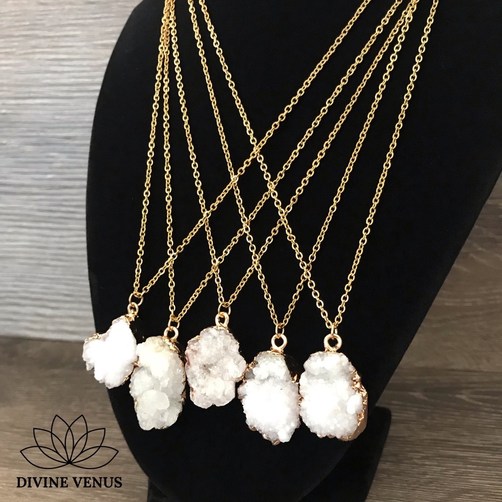 Druzy Agate, Whitesmoke, Natural, Gold Plated - Picture 6 of 11